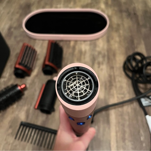 Authentic Dyson Airwrap Multi-Styler Strawberry Bronze gently used - Picture 12 of 16